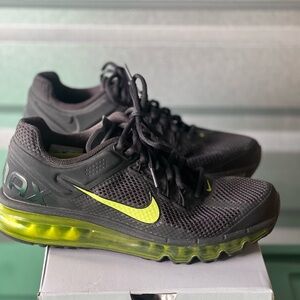 Nike Men's Air MAX 2013  Black and Lime Athletic Shoes 7.5 /Women’s 9